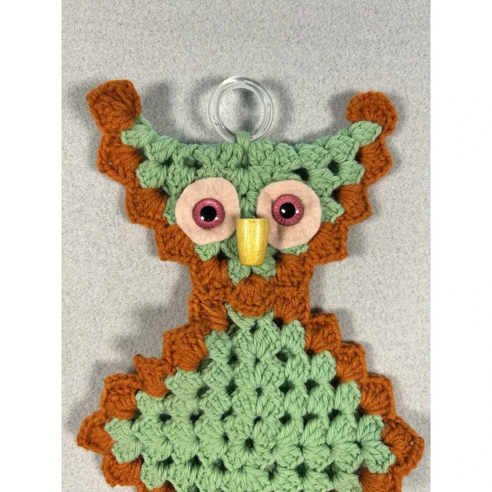 Vtg Crochet Owl Hand Towel Holder with Real looking Eyes Green Brown MCM
